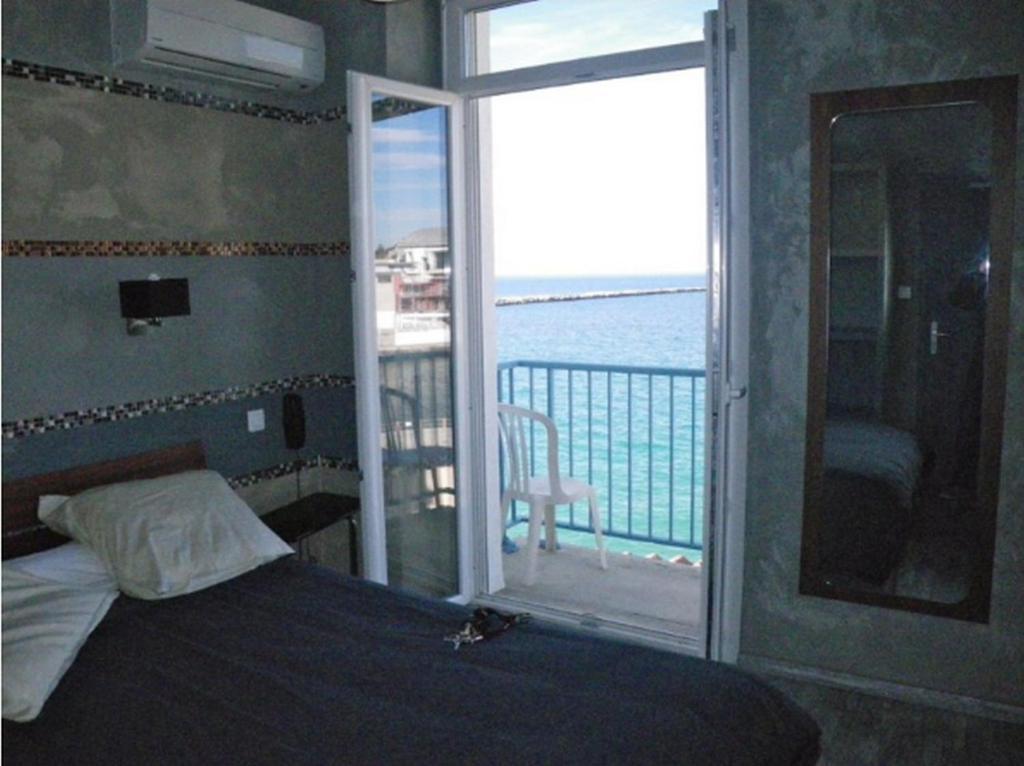 Hotel Marseille Richelieu Rum bild
